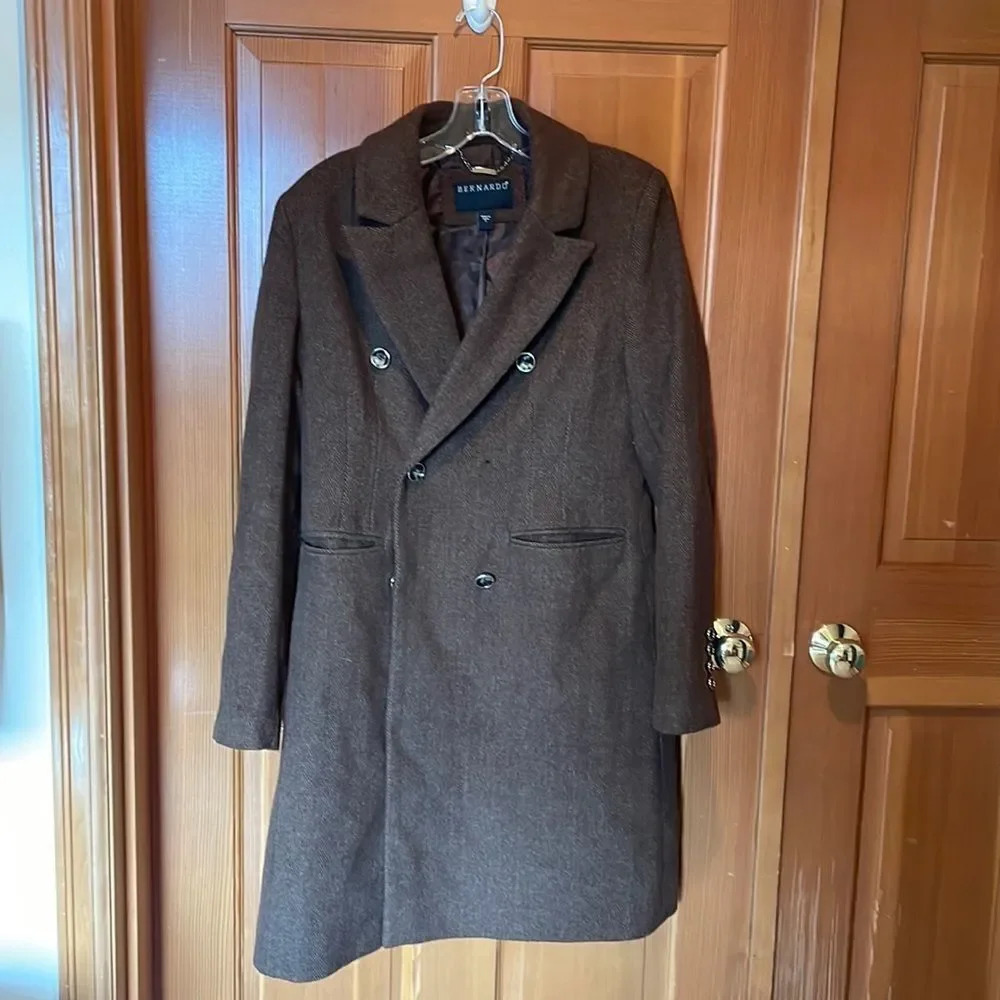 BERNARDO woman’s brown trench coat